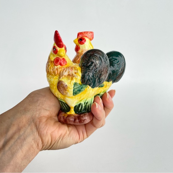 Vintage Ceramic Roosters Salt and Pepper Shakers - Picture 8 of 12